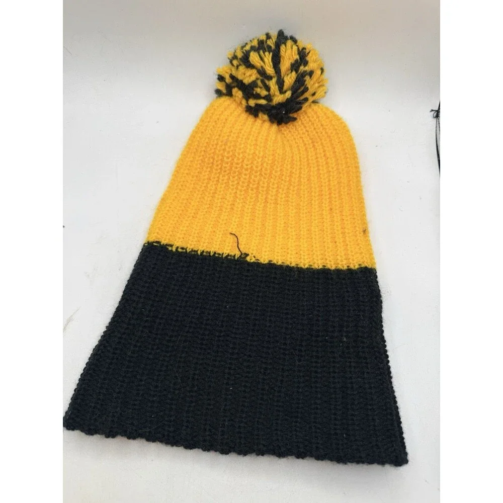 Vintage Style 1982 Universal Studios ET Movie Patch Pom Knitted Beanie Hat